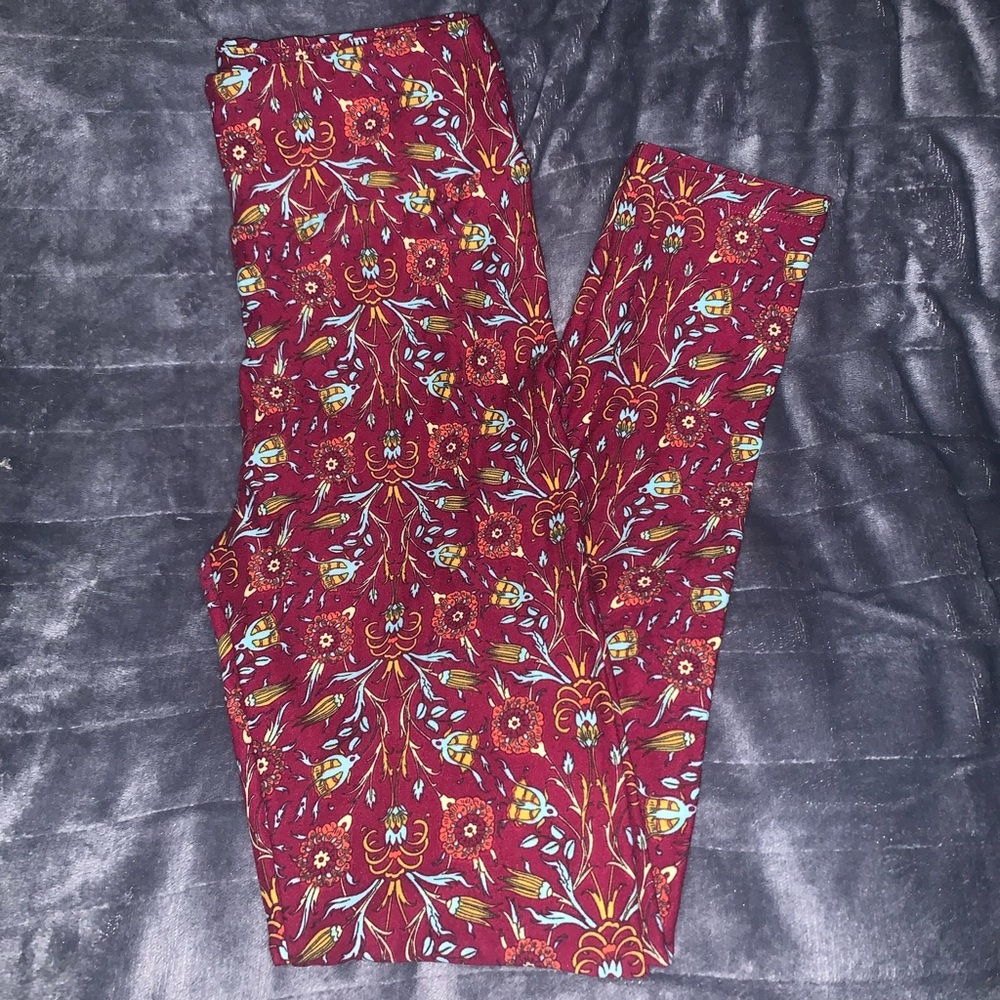 Never worn OS LuLaRoe Leggings.